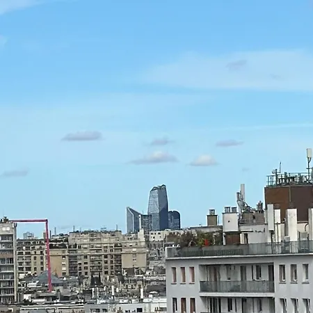 Appartement Tour Eiffel - *