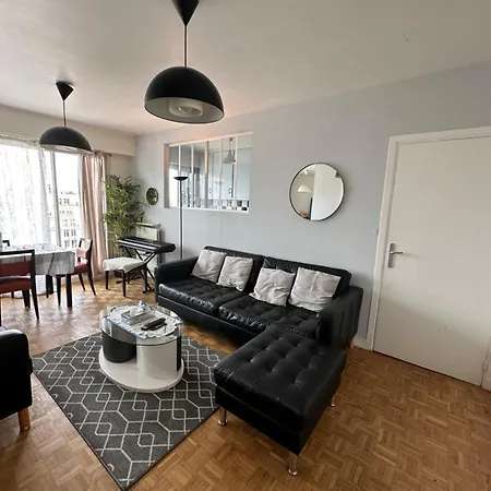 Appartement Tour Eiffel - *