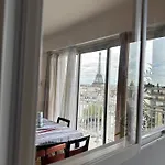 Апартаменты Tour Eiffel - *